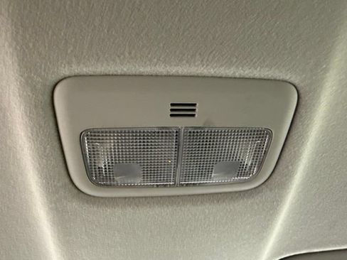 Used 2013 Scion xB FWD image 26