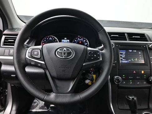 Used 2017 Toyota Camry SE FWD image 13