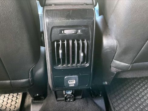 Used 2024 Jeep Compass Trailhawk image 16