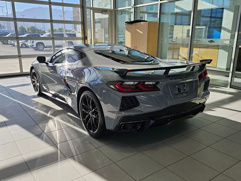 Used 2025 Chevrolet Corvette Stingray Preferred Cpe w/ Z51 Performance Package RWD image 5