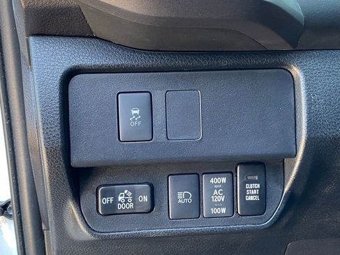 Used 2020 Toyota Tacoma TRD Off-Road w/ TRD Premium Off Road Package image 10