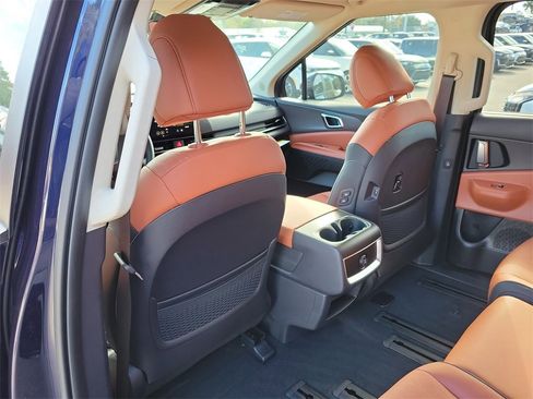 New 2026 Kia Carnival EX image 17