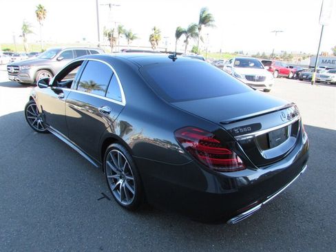 Used 2018 Mercedes-Benz S 560 4MATIC Sedan image 4