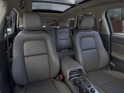 New 2025 Lincoln Corsair Reserve w/ Rear Removable Package Tray image 10