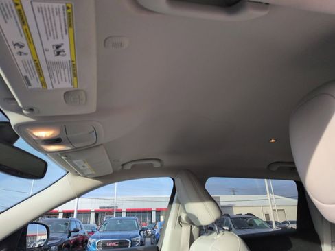 Used 2020 Jeep Cherokee Latitude Plus w/ Comfort/Convenience Group image 21