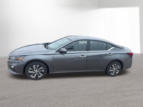 Used 2022 Nissan Altima 2.5 S w/ Driver Assist Package image 2