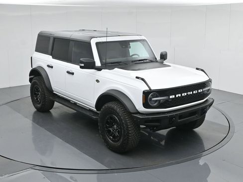Used 2022 Ford Bronco Wildtrak image 37