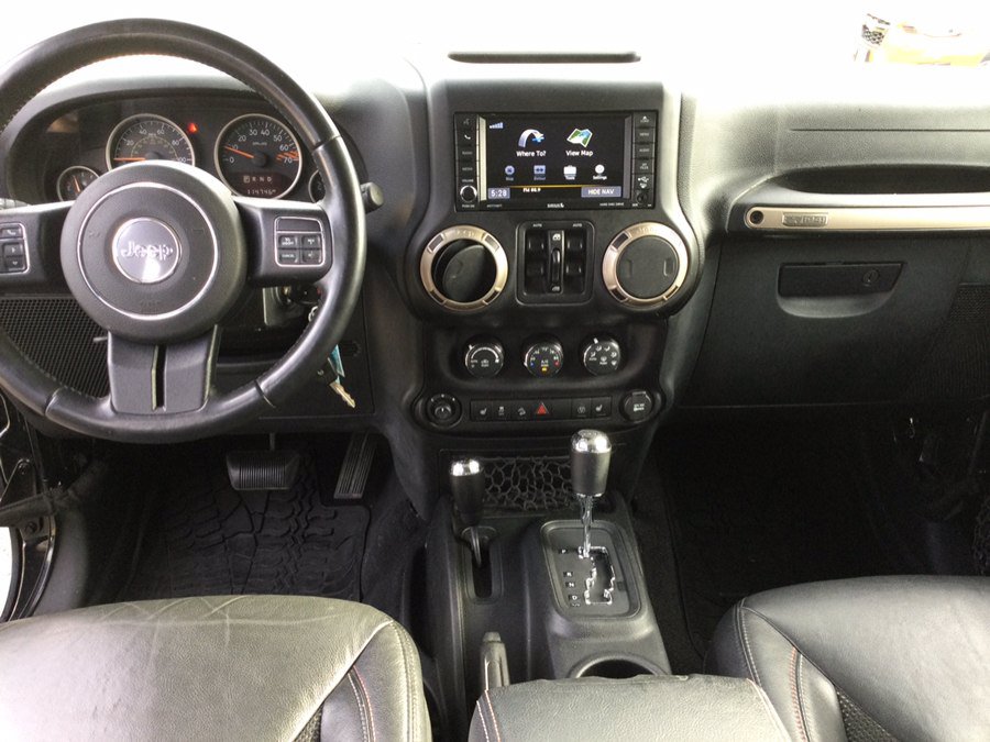 Used 2016 Jeep Wrangler Unlimited Sahara AWD/4WD image 19