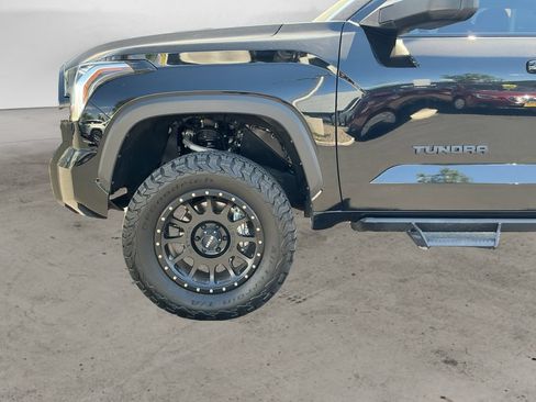 Used 2025 Toyota Tundra SR5 w/ SR5 Premium Package AWD/4WD image 9