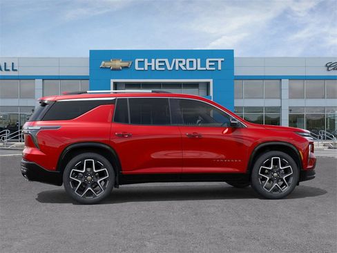 New 2026 Chevrolet Traverse High Country w/ LPO, Floor Liner Package image 5