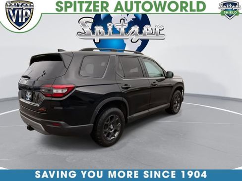Used 2025 Honda Pilot TrailSport image 10