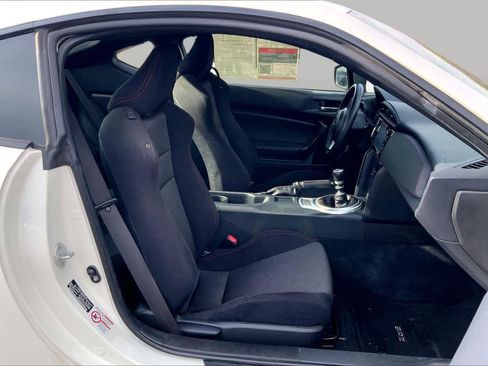 Used 2017 Subaru BRZ Premium w/ Popular Package #3 RWD image 9