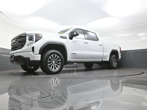 Used 2022 GMC Sierra 1500 AT4 w/ AT4 Preferred Package image 11