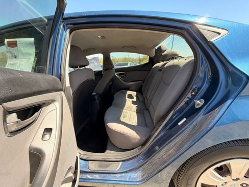 Used 2016 Hyundai Elantra SE FWD image 14