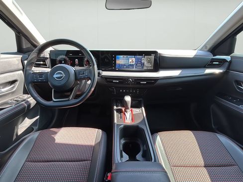 Used 2025 Nissan Kicks SR FWD image 20