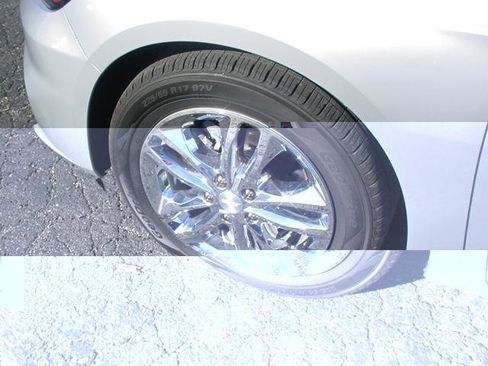 Used 2018 Chevrolet Malibu LT image 22