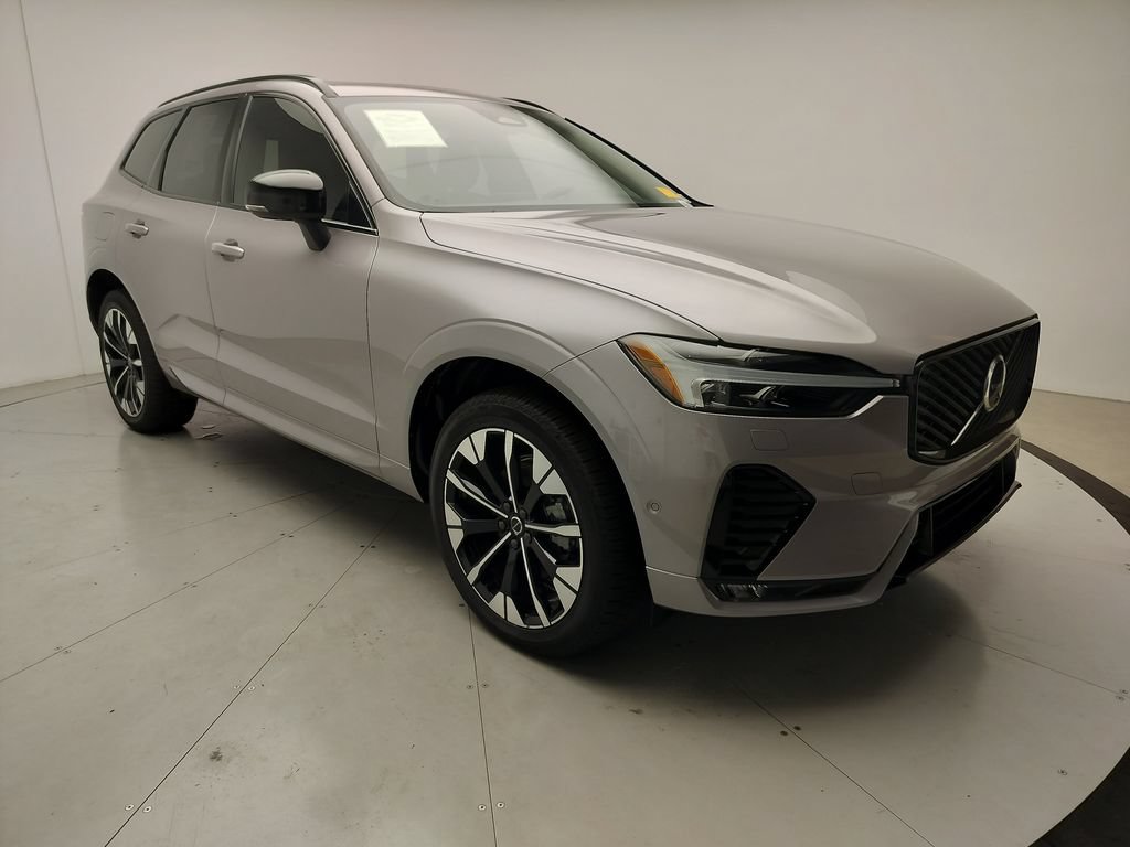 Used 2026 Volvo XC60 B5 Plus w/ Protection Package Premier AWD/4WD image 3