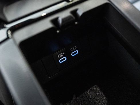 Used 2023 Toyota Prius XLE AWD/4WD image 30