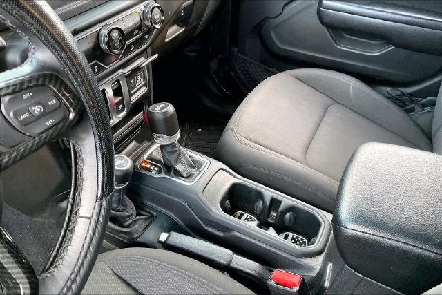 Used 2021 Jeep Wrangler Sport AWD/4WD image 13