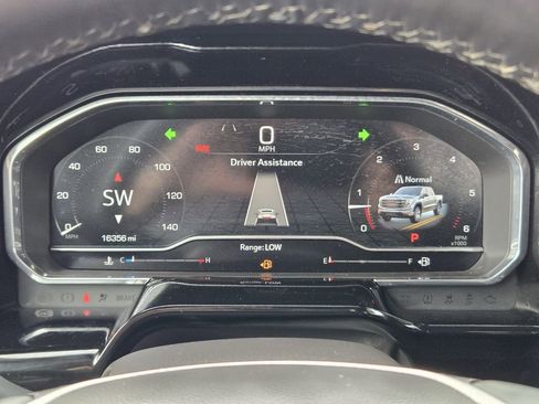 Used 2024 GMC Sierra 1500 SLT image 13