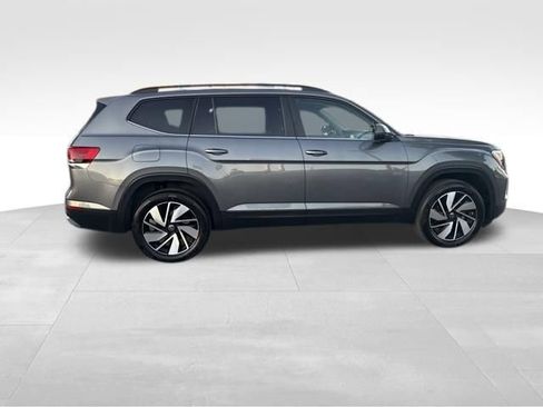 Used 2025 Volkswagen Atlas SE image 6