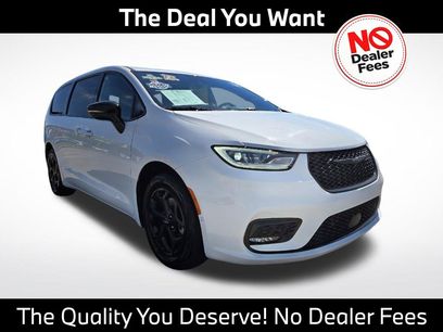 Used 2024 Chrysler Pacifica Limited
