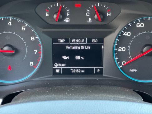 Used 2021 Chevrolet Traverse LS FWD image 31