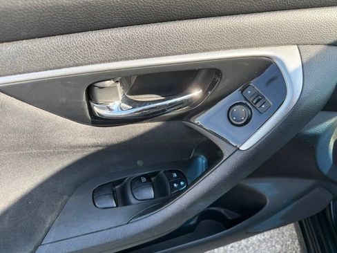 Used 2014 Nissan Altima 2.5 S w/ Display Audio Package FWD image 23