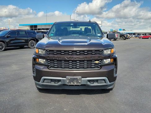 Used 2020 Chevrolet Silverado 1500 Custom w/ Custom Value Package image 9