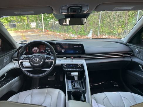 Used 2023 Hyundai Elantra Limited FWD image 27