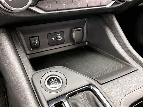 Used 2024 Nissan Sentra S image 32