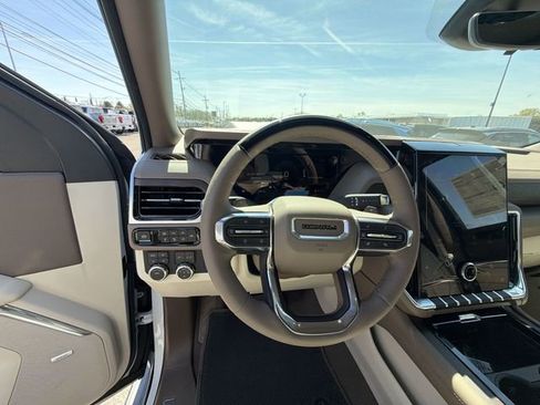 New 2026 GMC Yukon XL Denali w/ Denali Reserve Package image 14