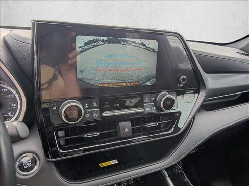 Used 2023 Toyota Highlander XSE AWD/4WD image 14