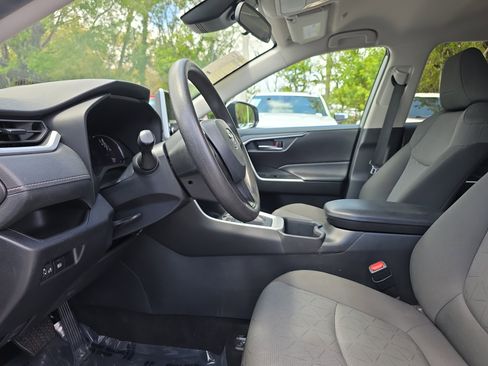 Used 2024 Toyota RAV4 XLE FWD image 27