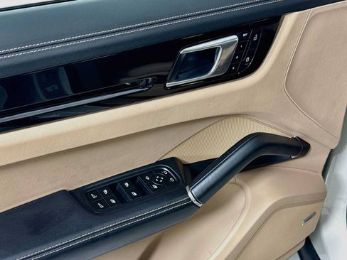 Certified 2023 Porsche Cayenne AWD/4WD image 11