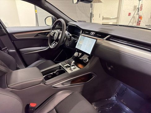 New 2026 Jaguar F-PACE R-Dynamic S image 24