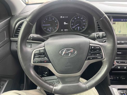 Used 2017 Hyundai Elantra Limited w/ Limited Tech Package 04 image 29