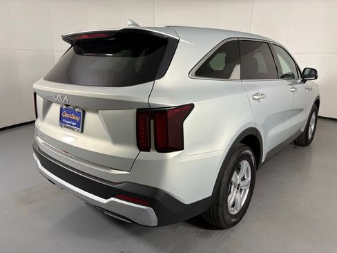New 2026 Kia Sorento LX image 8