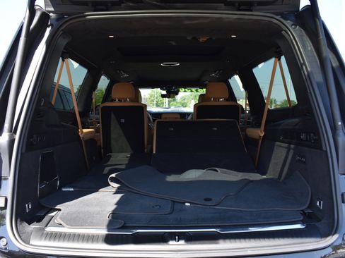 Used 2024 Jeep Grand Wagoneer L Series III w/ Rear Seat Video Group 1 AWD/4WD image 42