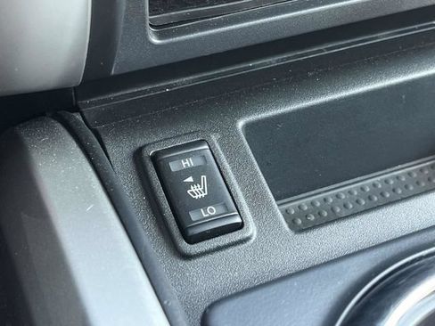 Used 2019 Nissan Titan SL RWD image 32