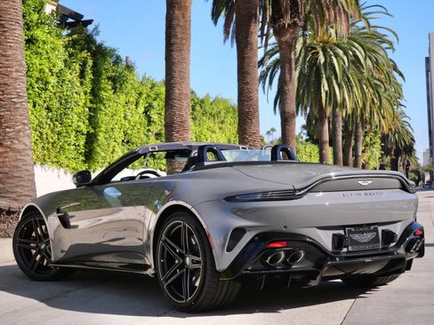 New 2026 Aston Martin V8 Vantage Convertible image 2