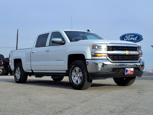 Used 2017 Chevrolet Silverado 1500 LT w/ LT Fleet Convenience Package image 3