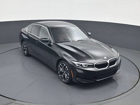 Used 2025 BMW 330i xDrive Sedan w/ Premium Package AWD/4WD image 15