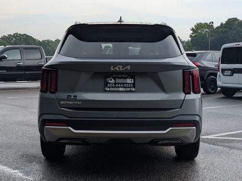Used 2025 Kia Sorento S w/ Panoramic Sunroof Package FWD image 8