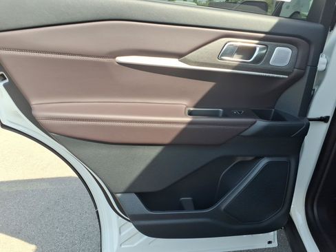 New 2026 Ford Explorer Platinum RWD image 14