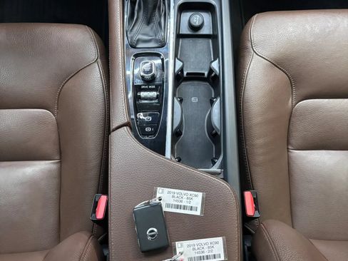 Used 2019 Volvo XC90 T6 Momentum w/ Advanced Package AWD/4WD image 18