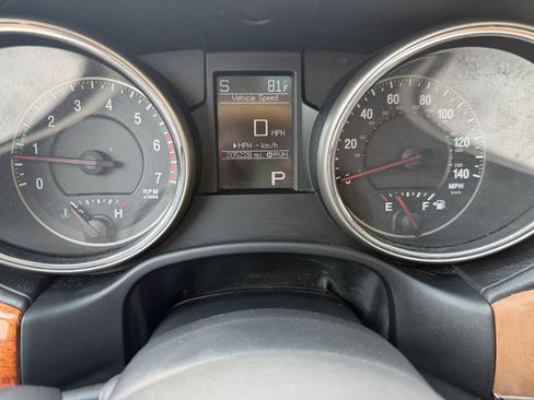 Used 2011 Jeep Grand Cherokee Overland AWD/4WD image 22