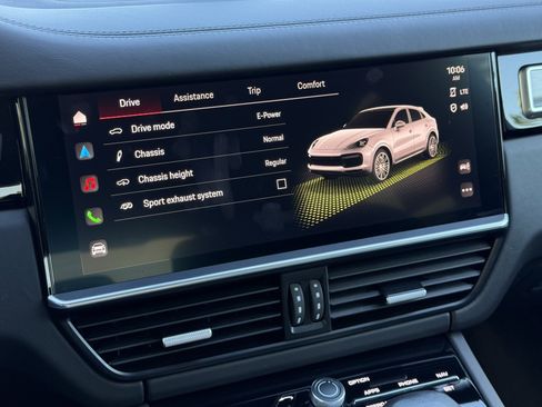 Certified 2022 Porsche Cayenne Turbo S image 21