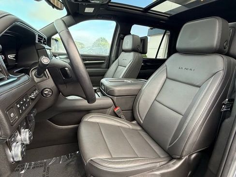 Used 2023 GMC Yukon XL Denali image 14