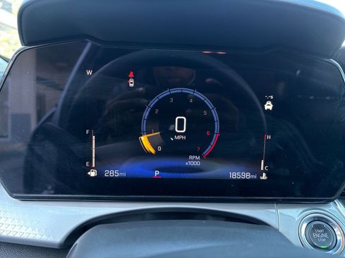 Used 2025 Chevrolet Trax LT image 39